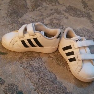 Toddler Adidas Superstar Size 6